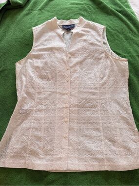 Jones New York Cream Sleeveless Embroidered Button-Down Shell